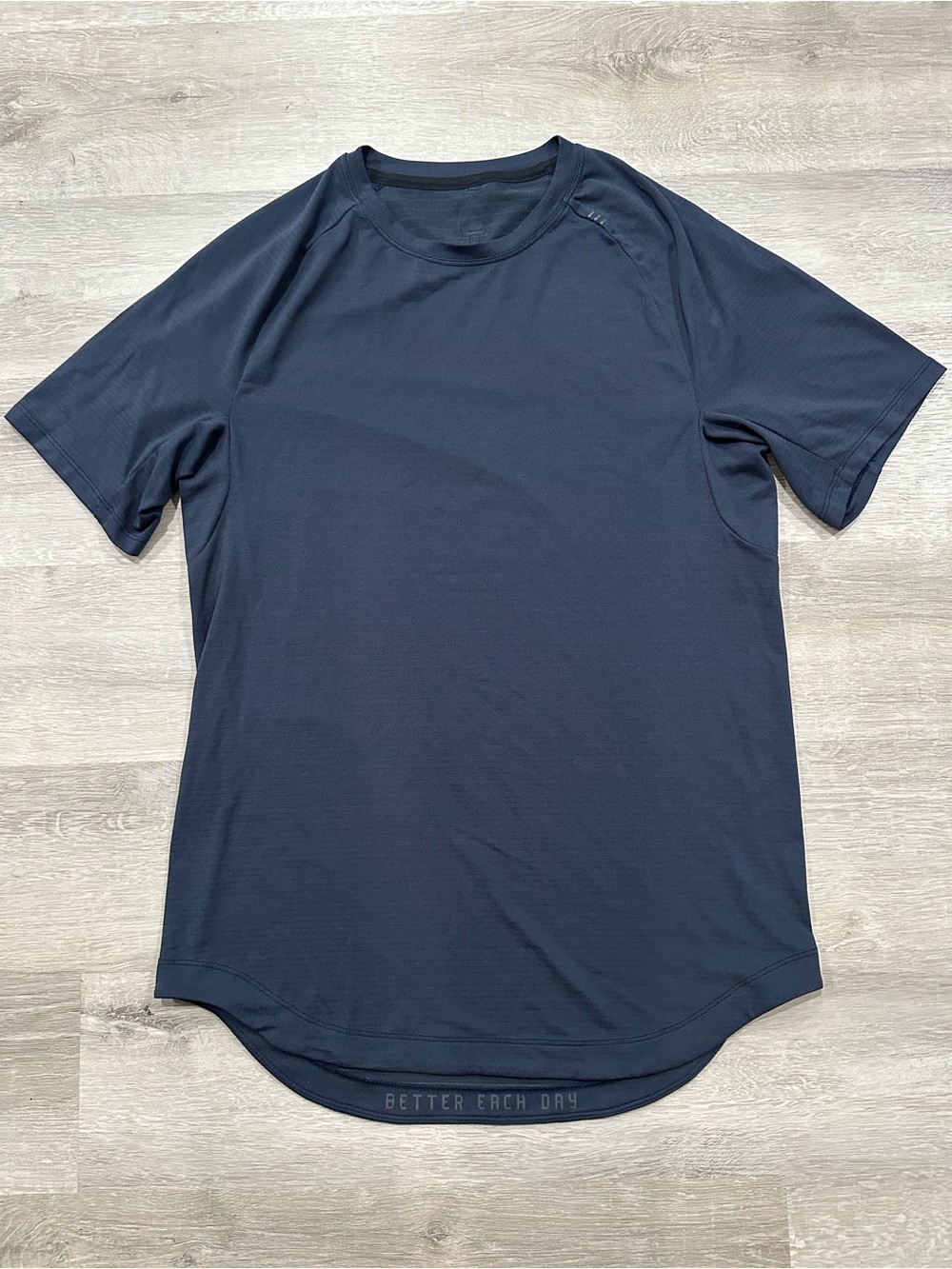 N107 Lululemon Drysense Shirt Mens S Navy Blue Short Sleeve Gym